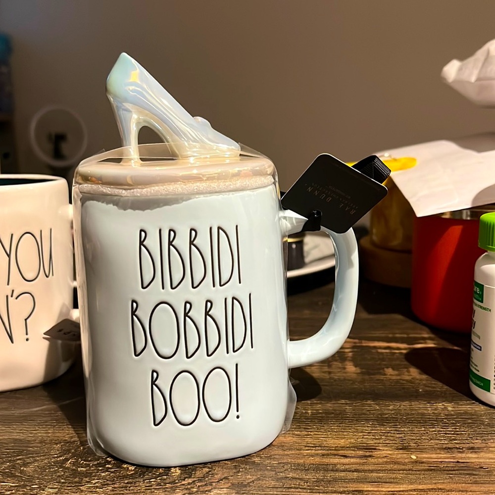 Beautiful Rae Dunn princess mug with topper